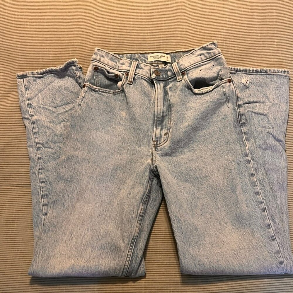 Abercrombie | Curve Love | 90’s Straight High Rise Jeans | Size 26 | Like New